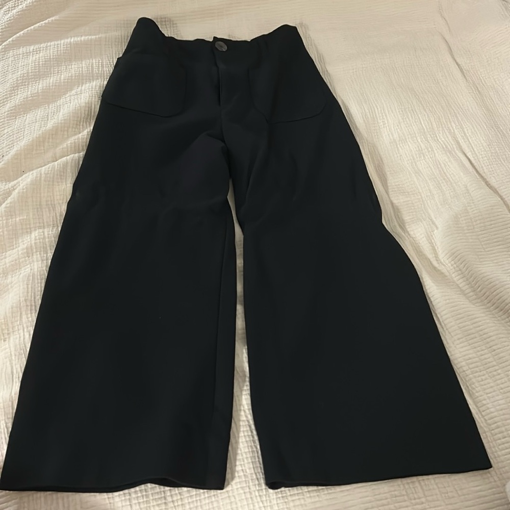 LC Lauren Conrad wide leg 2 short black pants cropped